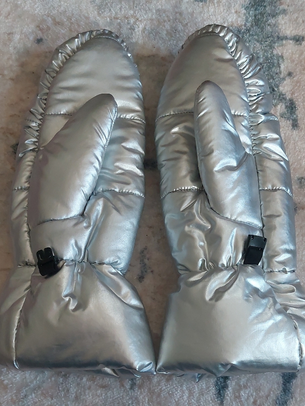 Love & Lore silver metallic puffer mittens